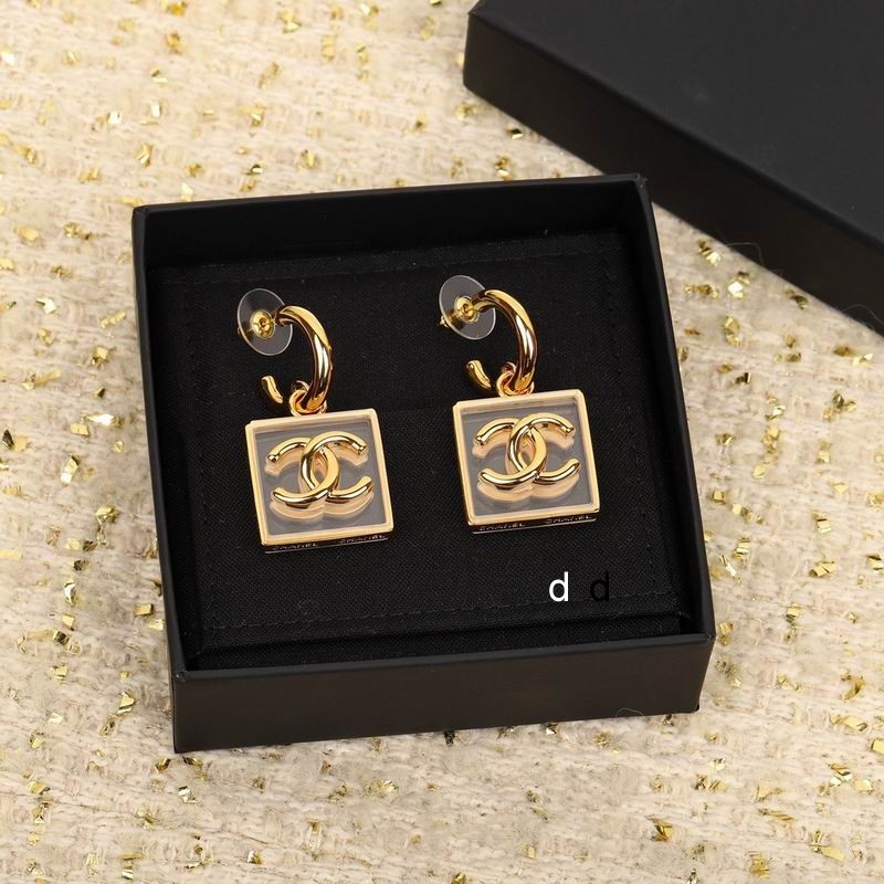 Chanel Earrings 500